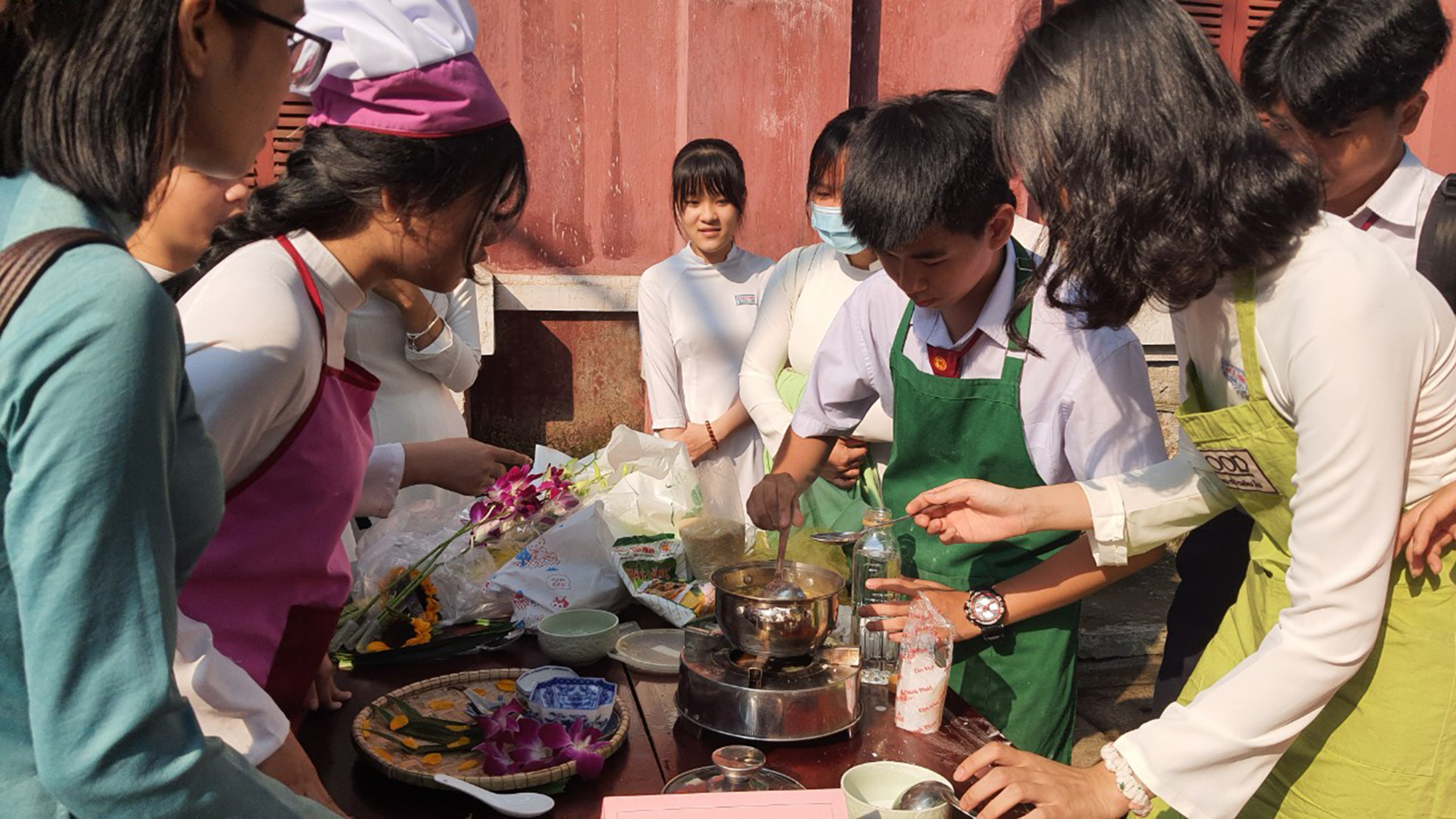 Không trích kinh phí hỗ trợ giáo viên dạy ôn tập