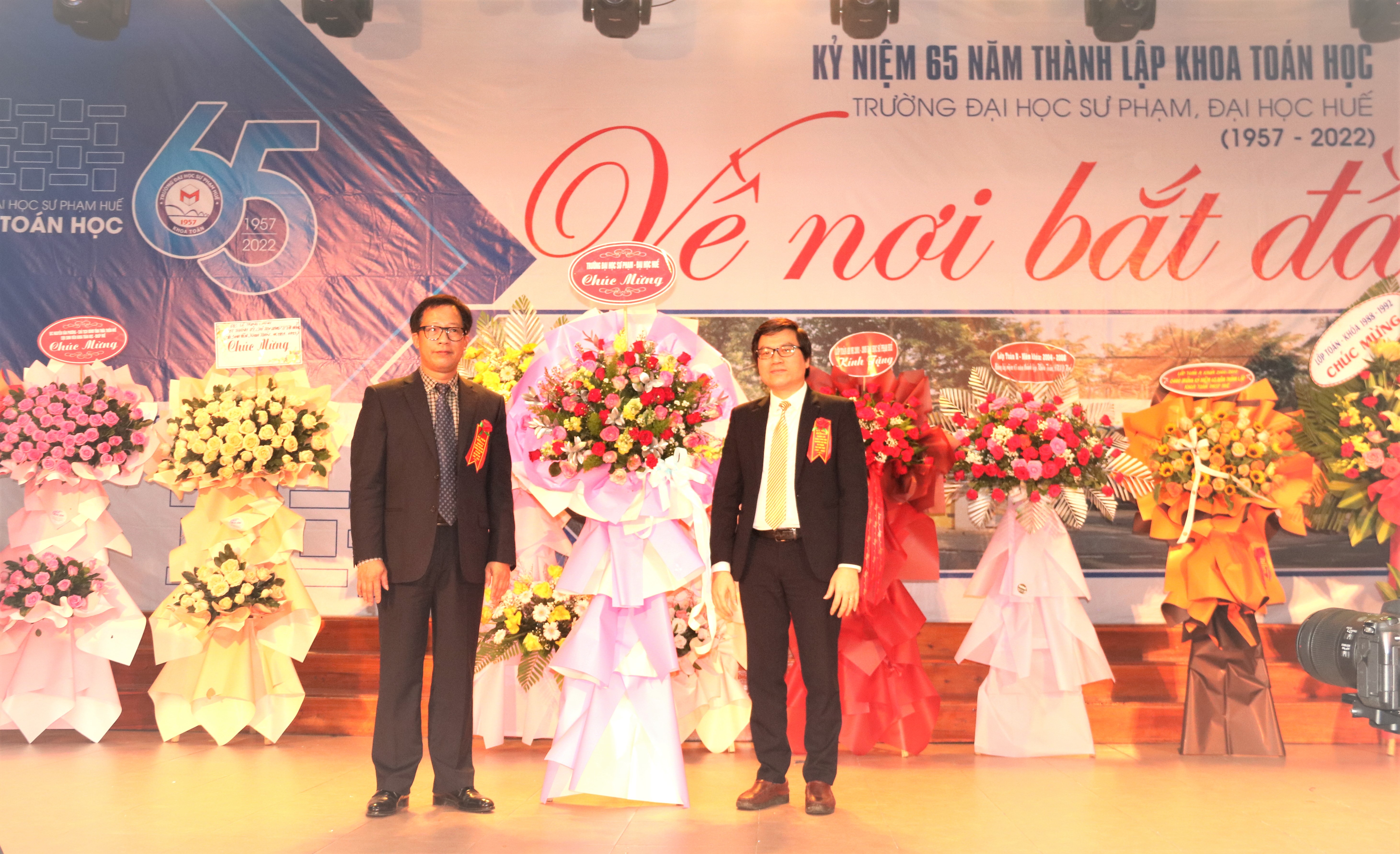 Đào tạo hàng nghìn giáo viên toán cho các tỉnh miền Trung, Tây Nguyên, Nam Bộ