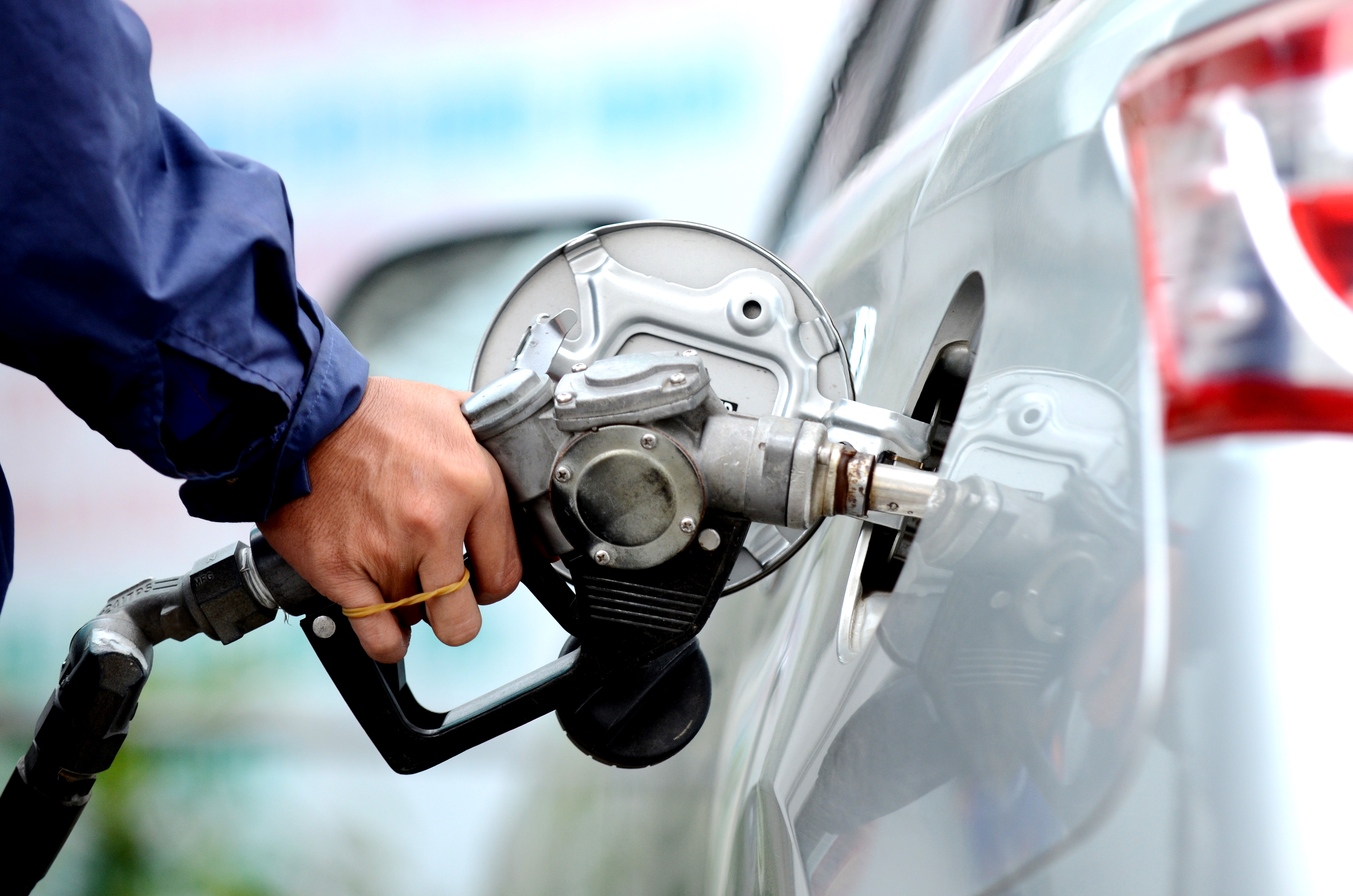 Xăng tăng, dầu giảm