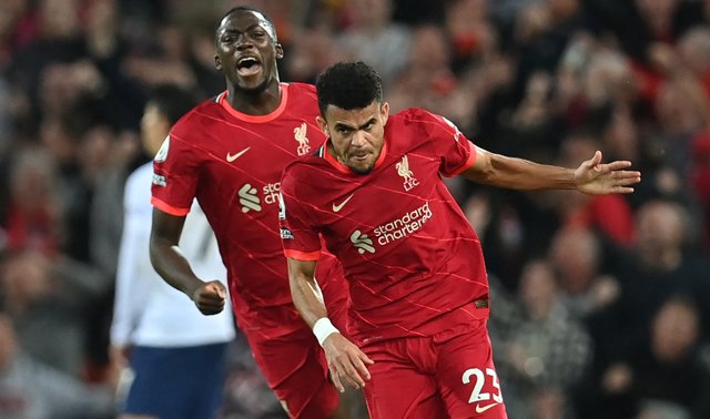 The Kop hụt hơi trong cuộc đua vô địch