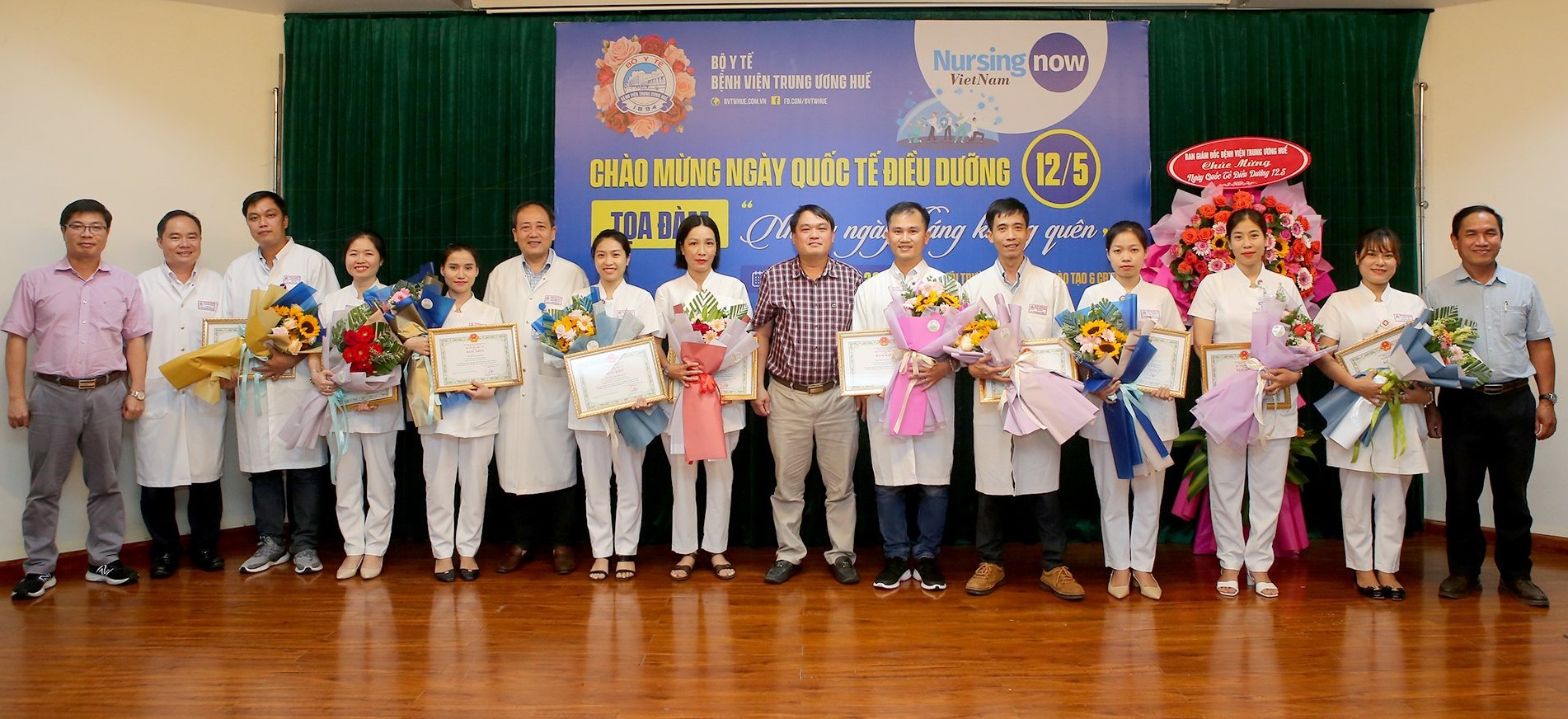 Tôn vinh đóng góp của người điều dưỡng, hộ sinh, kỹ thuật viên