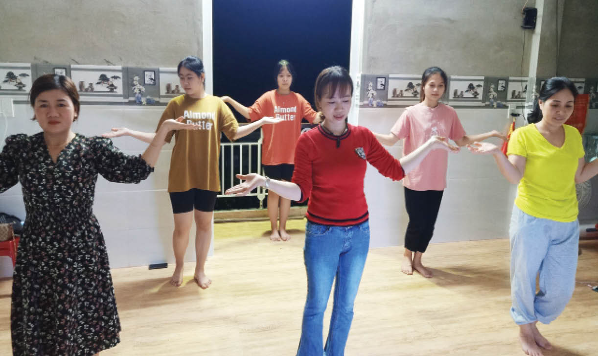 Hào hứng với phong trào dân vũ