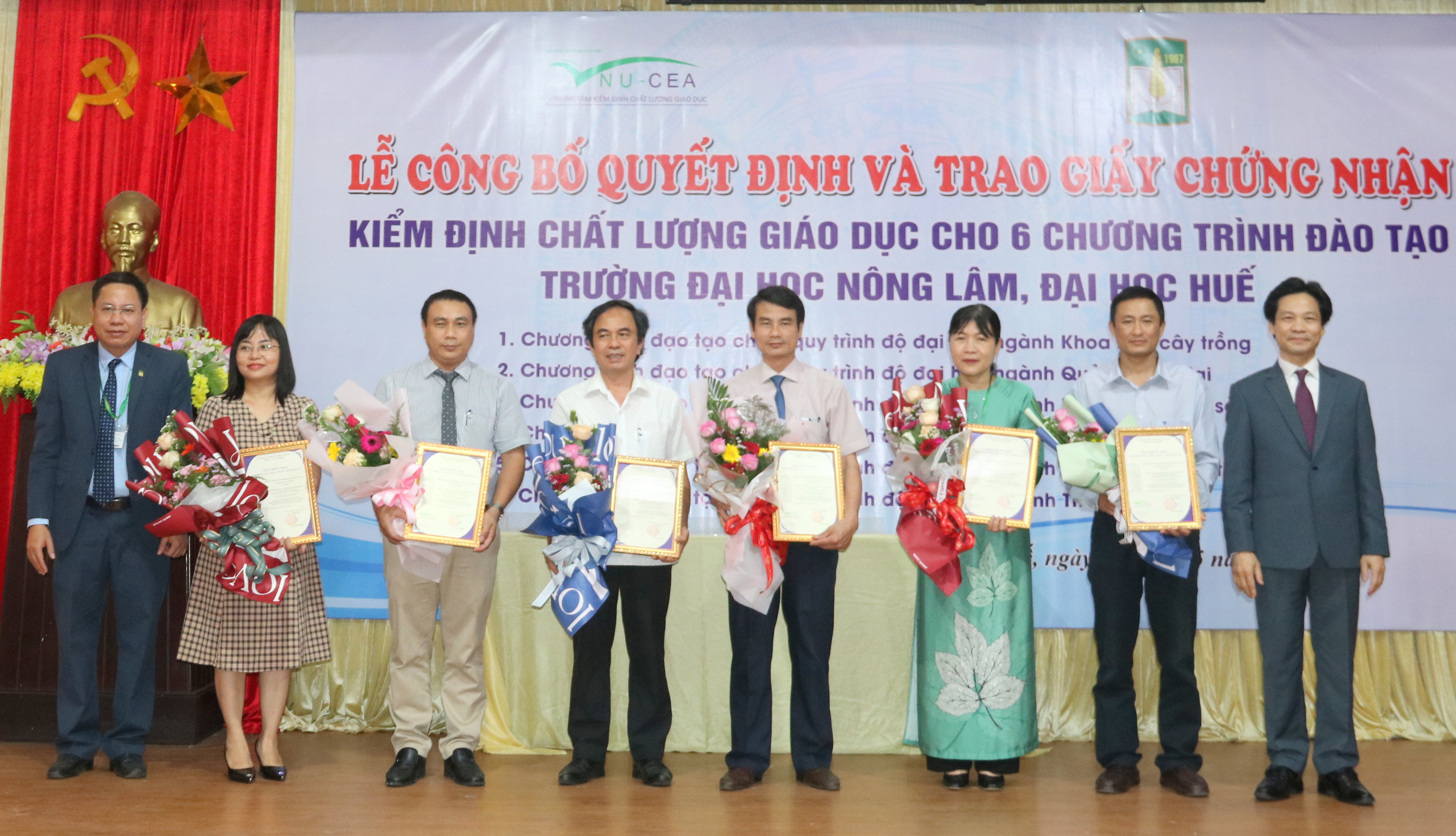 Trao chứng nhận kiểm định chất lượng 6 chương trình đào tạo của Trường ĐH Nông Lâm
