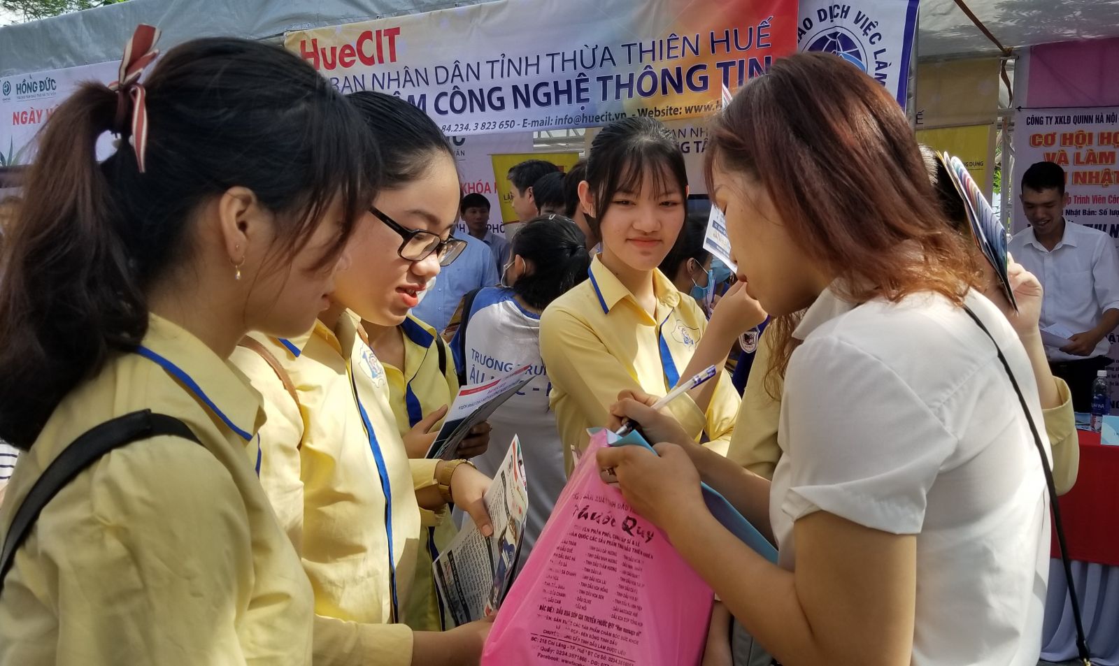 5 000 vị trí việc làm tại Ngày hội việc làm, tư vấn tuyển sinh