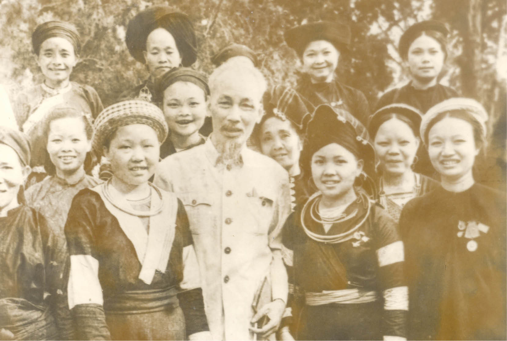 Người mang họ Hồ lên vùng núi A Lưới hơn nửa thế kỷ trước - Kỳ 1 Đem tiếng nói Bác Hồ đến với đồng bào