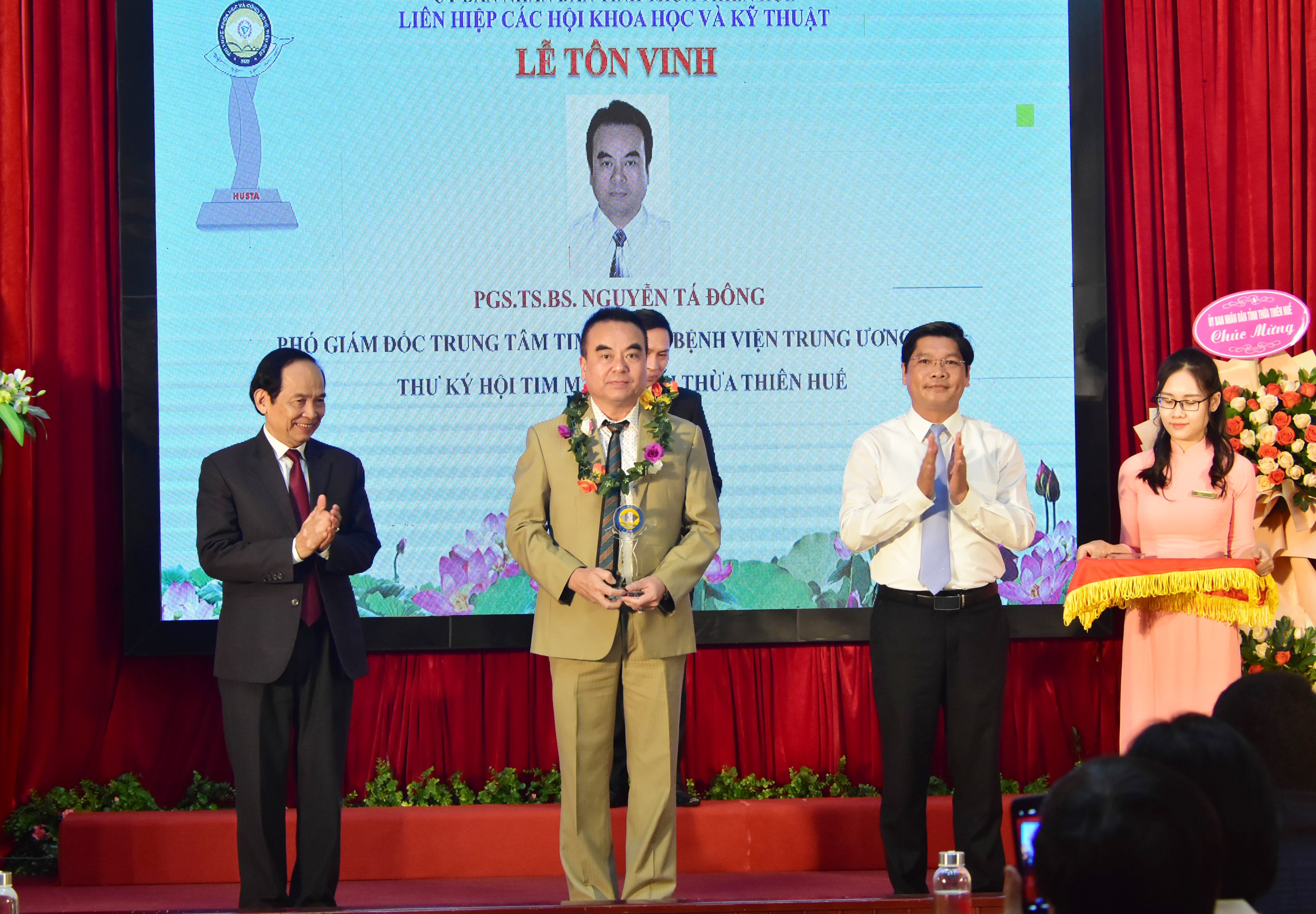 Tôn vinh 14 trí thức khoa học và công nghệ tiêu biểu năm 2022