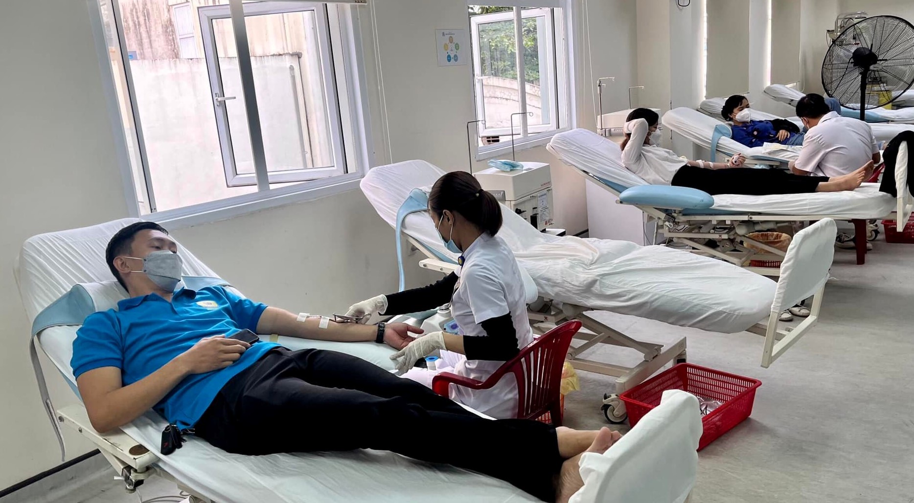 117 đoàn viên công đoàn tham gia hiến máu tình nguyện