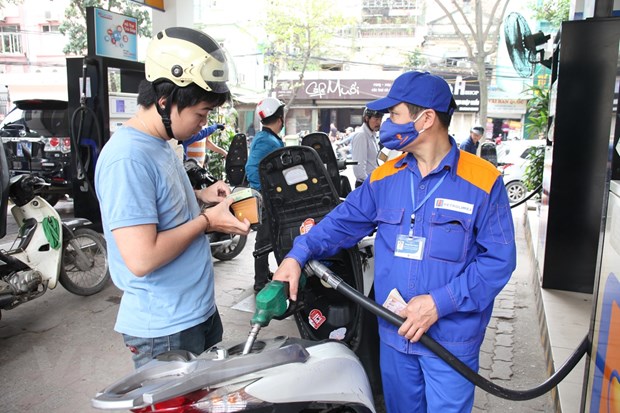 Lên kịch bản tháng, quý để điều hành giá xăng dầu