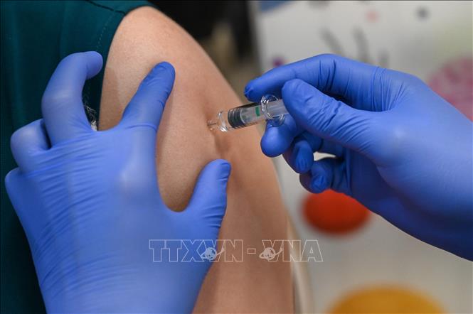 Tiêm phòng COVID-19 cho trẻ Hiệu quả từ công tác tuyên truyền và triển khai đồng bộ tại Singapore