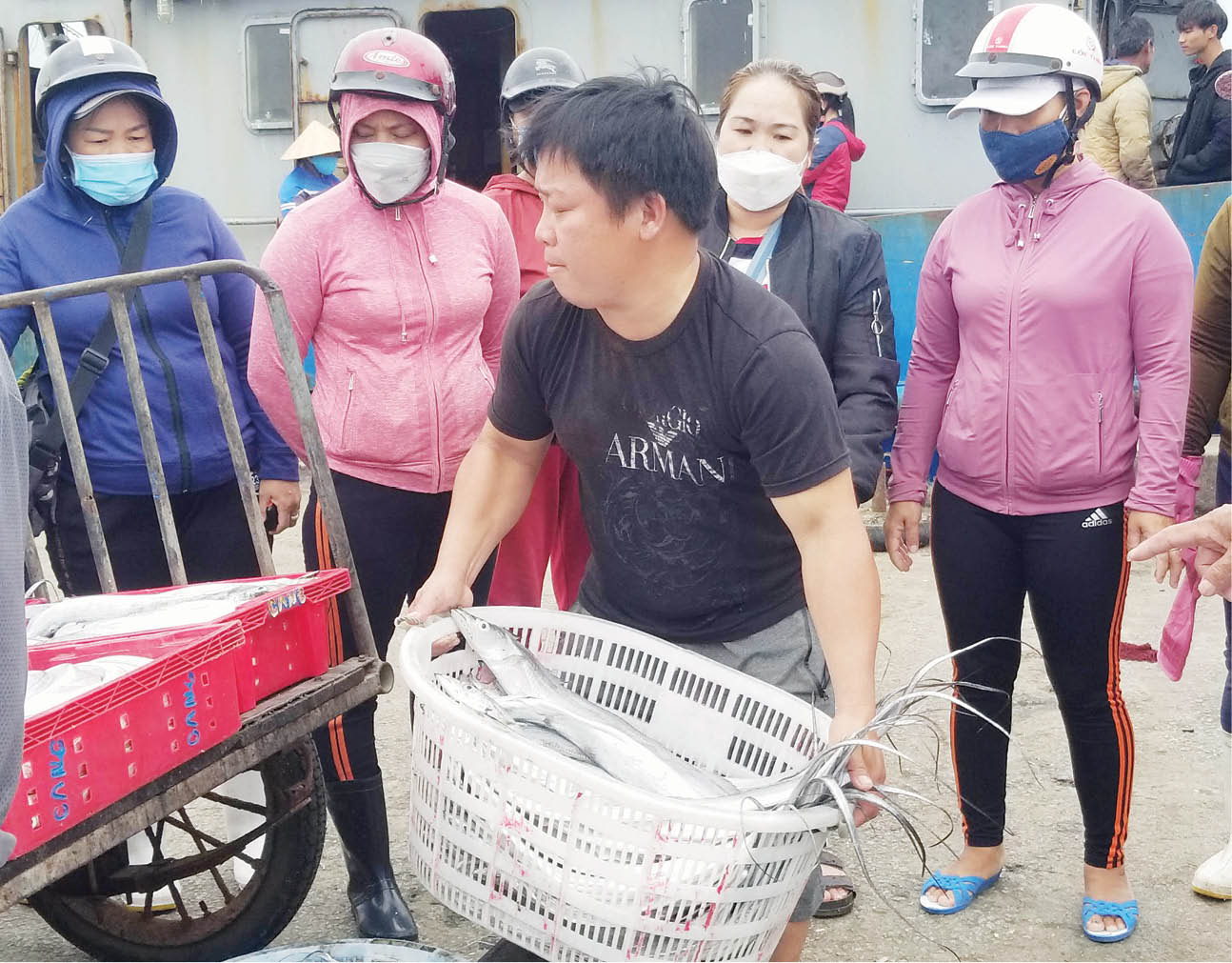 Gian khó vươn khơi