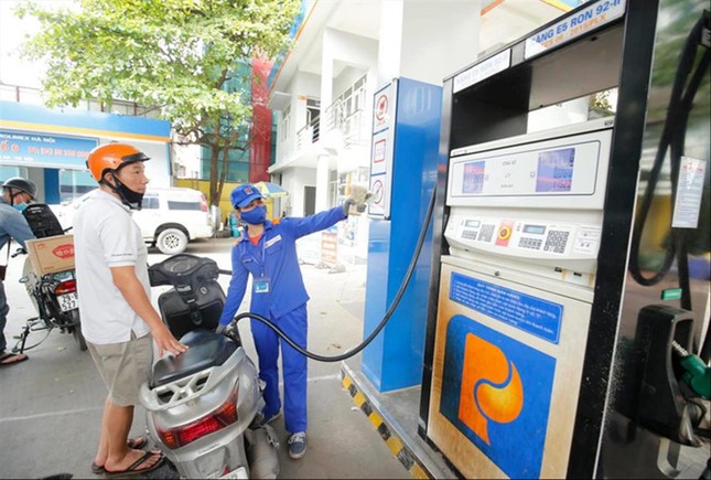 Giá xăng tiếp tục lập kỷ lục, lên hơn 30 000 đồng lít vào đầu tuần tới