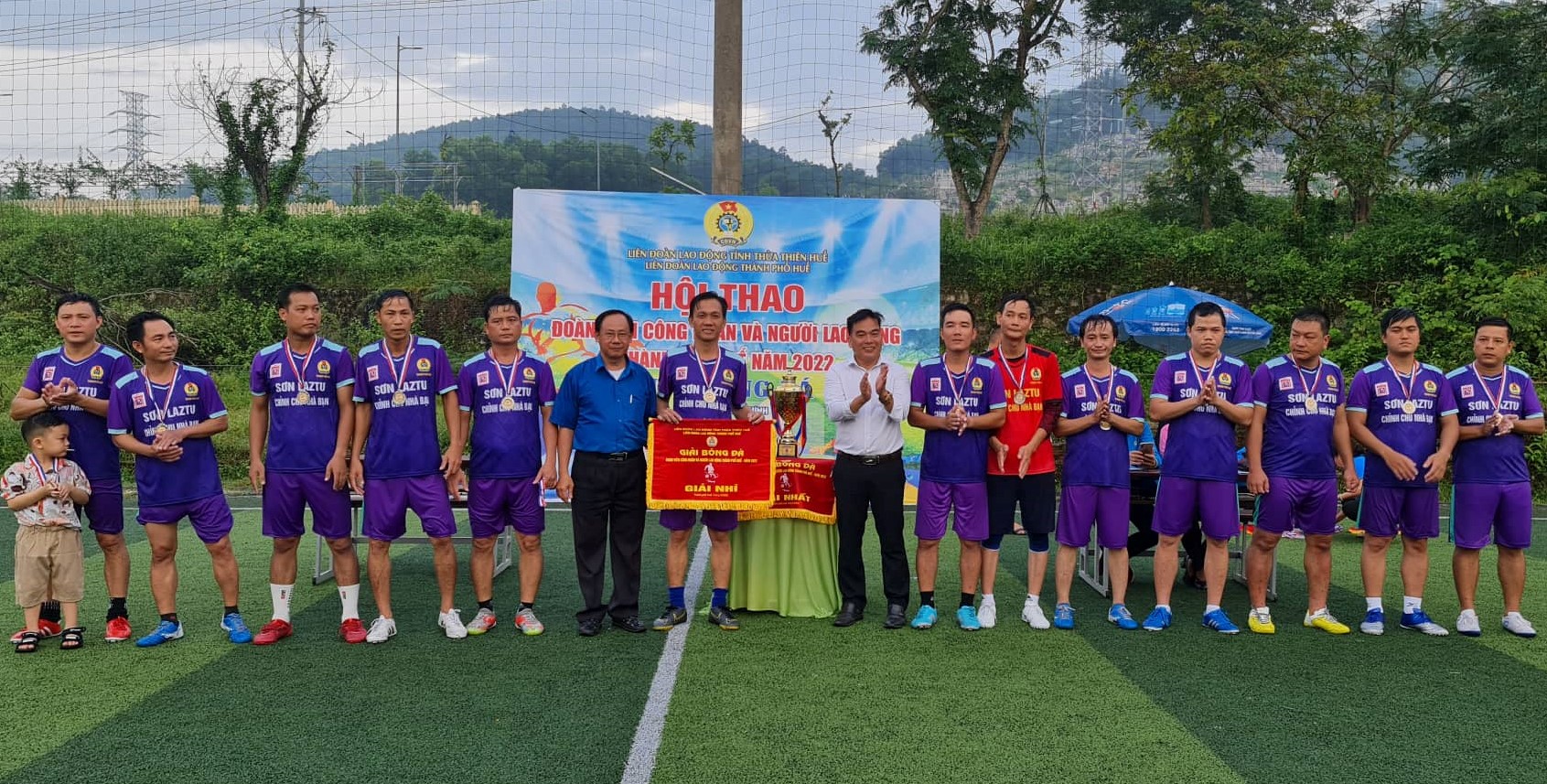 Bế mạc giải bóng đá đoàn viên công đoàn và người lao động TP Huế