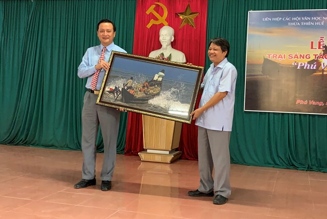 Khơi nguồn sáng tạo từ trại sáng tác “Phú Vang ngày mới”