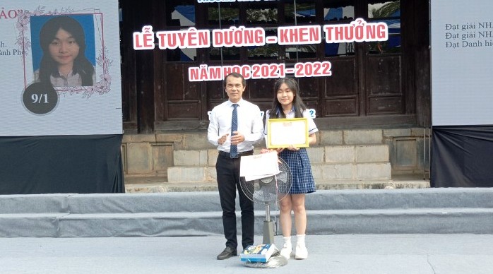 Tuyên dương học sinh giỏi tại Văn miếu Quốc tử giám