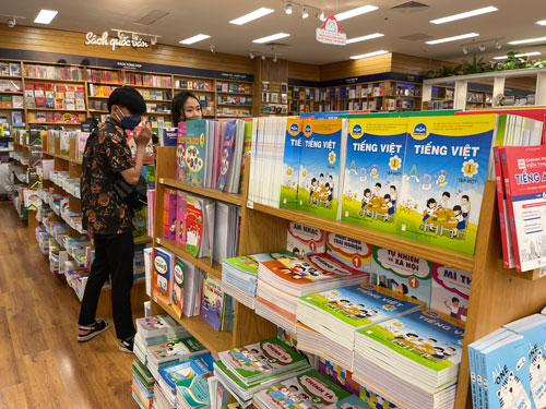 Không thể thả nổi giá sách giáo khoa