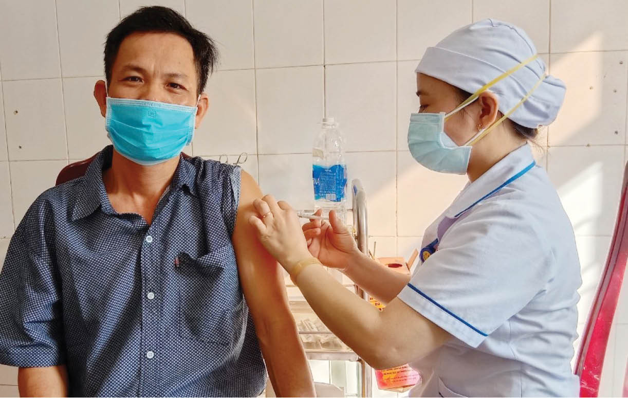 Tuyên truyền để người dân đồng thuận tiêm mũi 4 vắc-xin phòng COVID-19