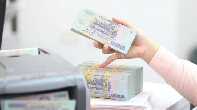 Hỗ trợ lãi suất 2  Cần nới room tín dụng có chọn lọc