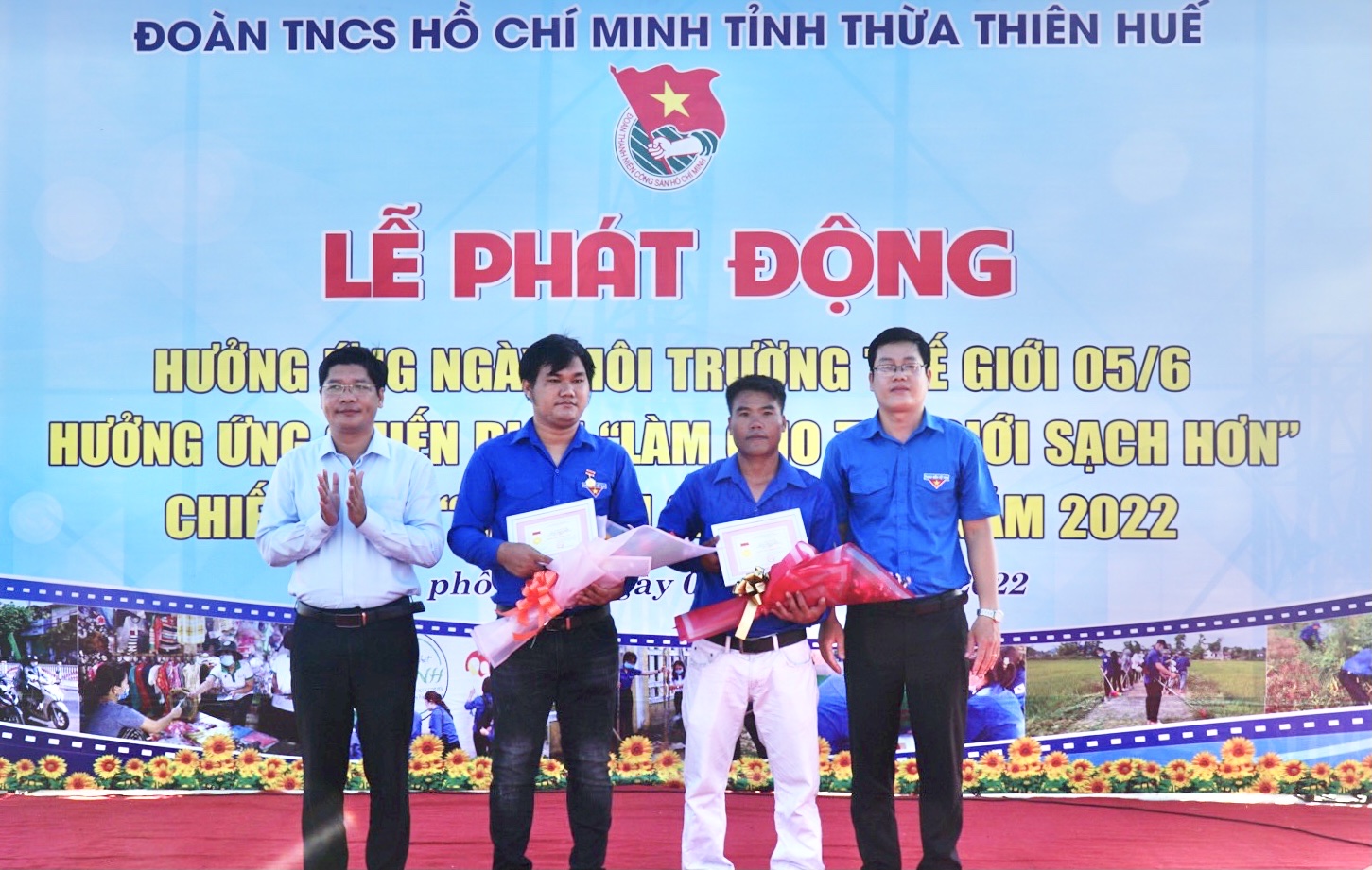 Trao huy hiệu Tuổi trẻ dũng cảm cho 2 thanh niên cứu 6 học sinh đuối nước