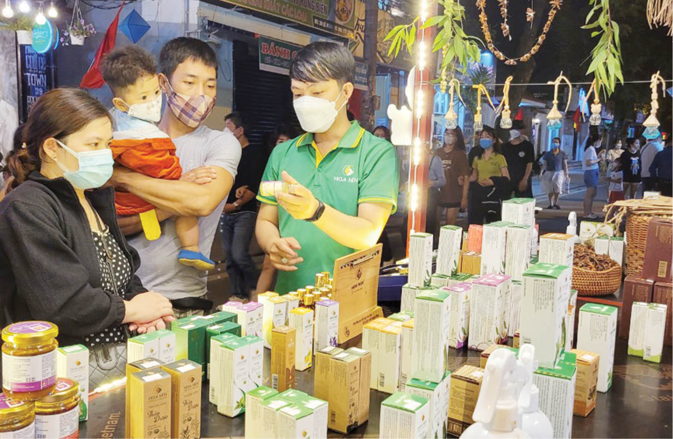 Hue City Pedestrian Street and night tourist services kicked off