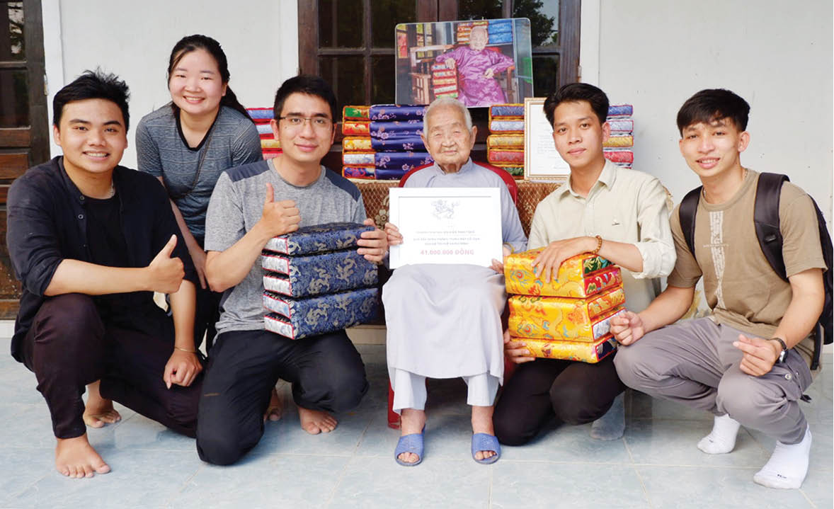 Hue  spreading beautiful images