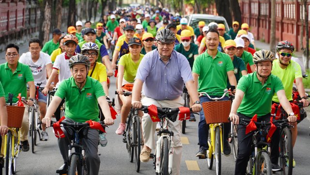 “Cycling - The story of a green road”
