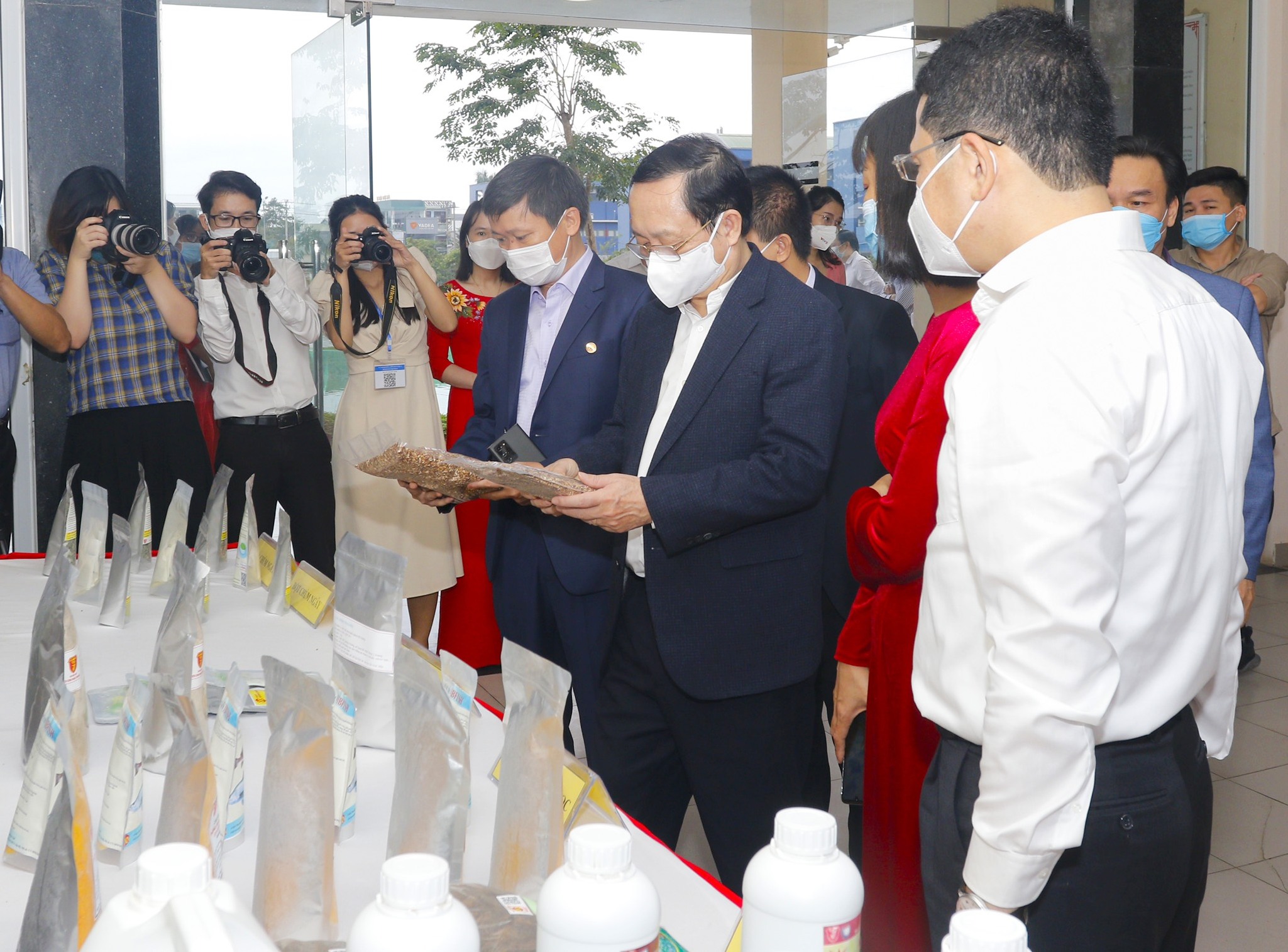 Chia sẻ kinh nghiệm thương mại hóa sản phẩm khoa học và công nghệ