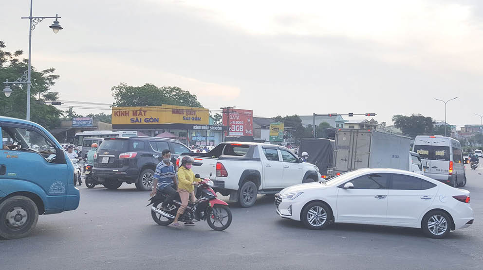 Quốc lộ 1A qua Huế quá tải