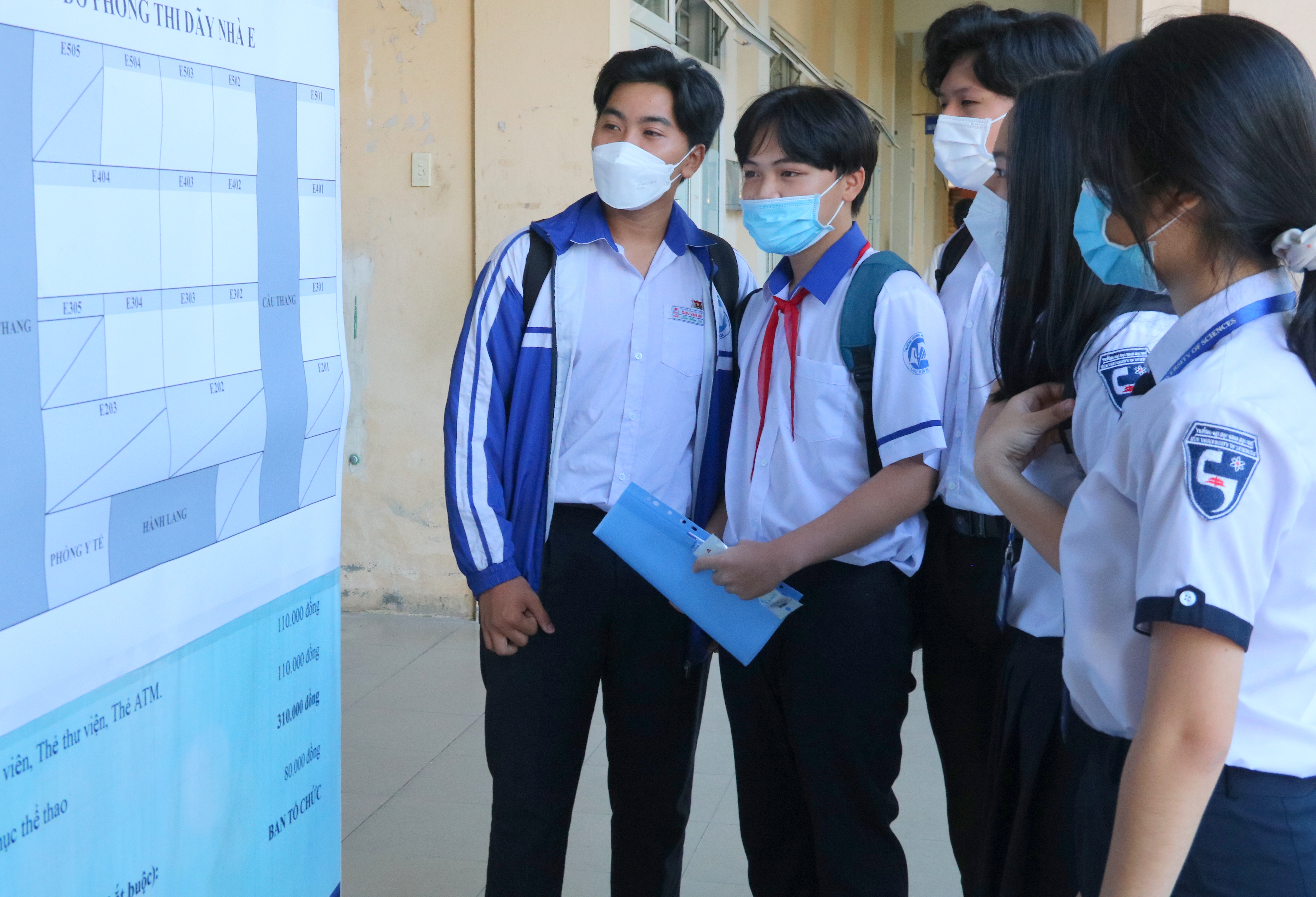 Điểm chuẩn vào lớp 10 chuyên Khoa học Huế từ 24-28 điểm