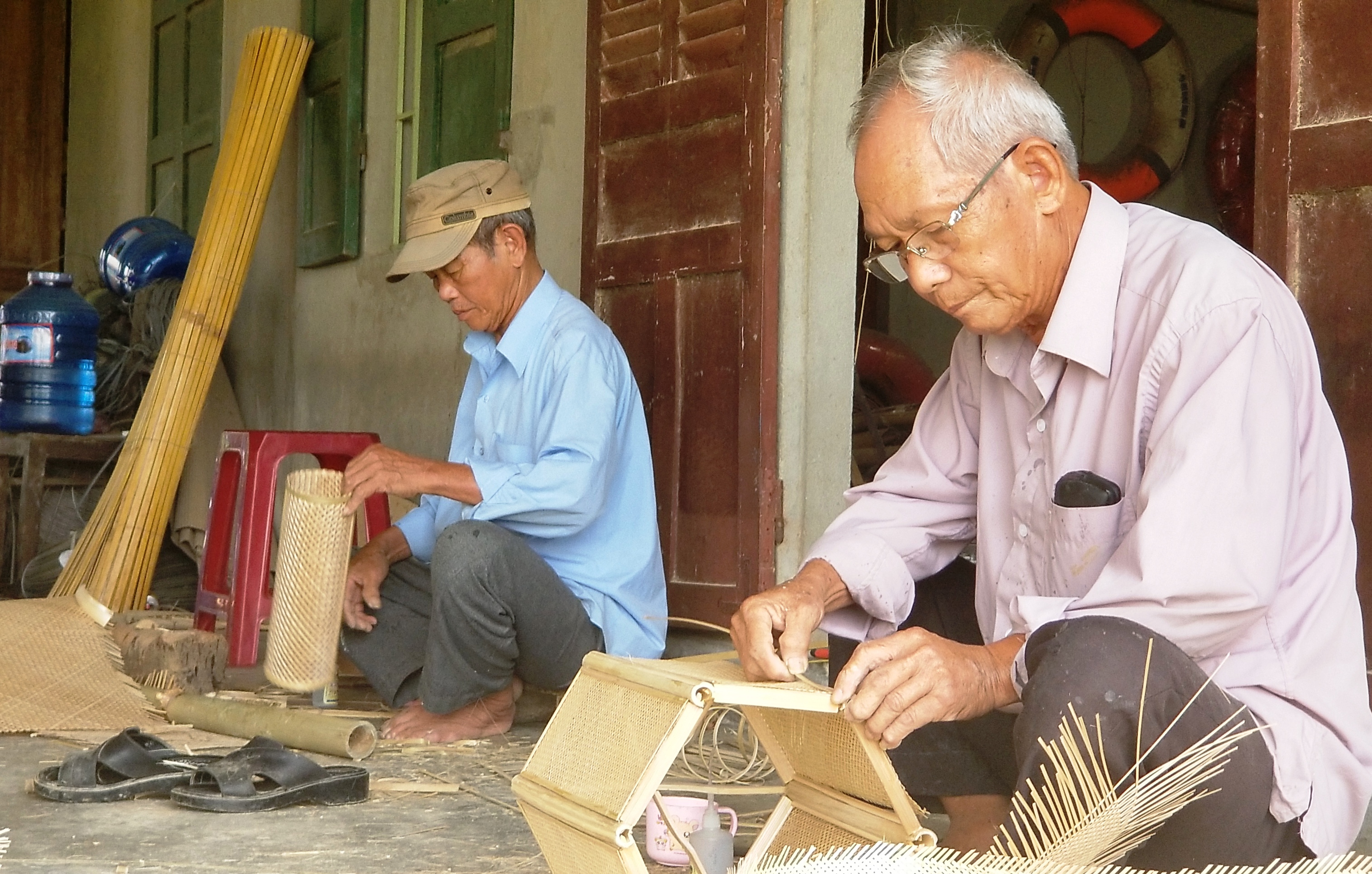 Phấn đấu tỷ lệ hộ nghèo giảm từ 0,8-1