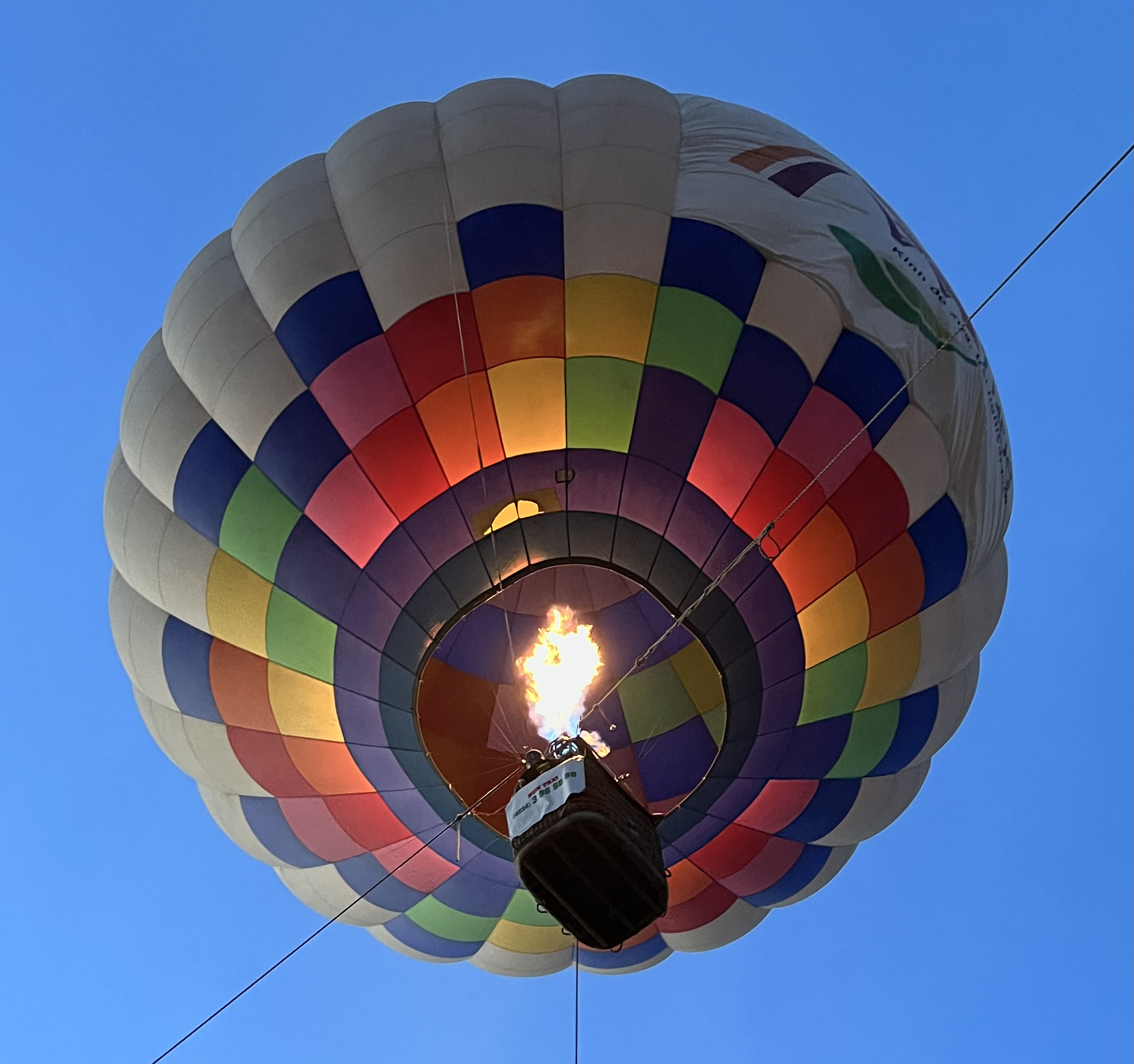20 hot air balloons to perform and serve tourists in Hue Festival
