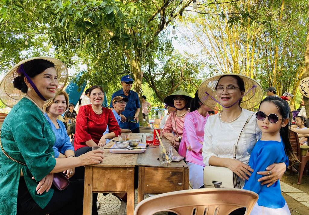 Nhộn nhịp với phiên chợ “Hương xưa làng cổ” lần thứ 2