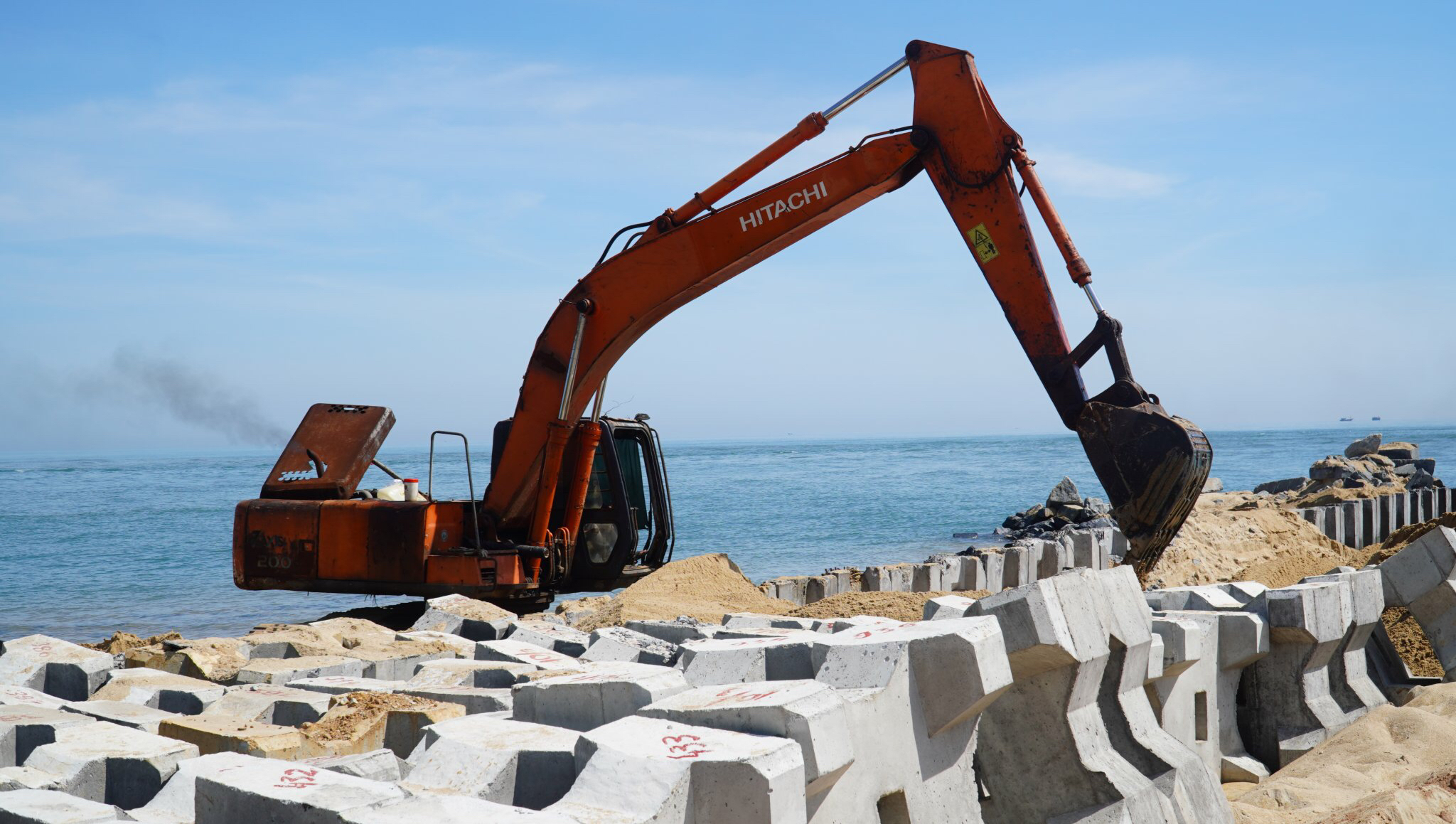 Đẩy nhanh tiến độ thi công Cảng cá Tư Hiền