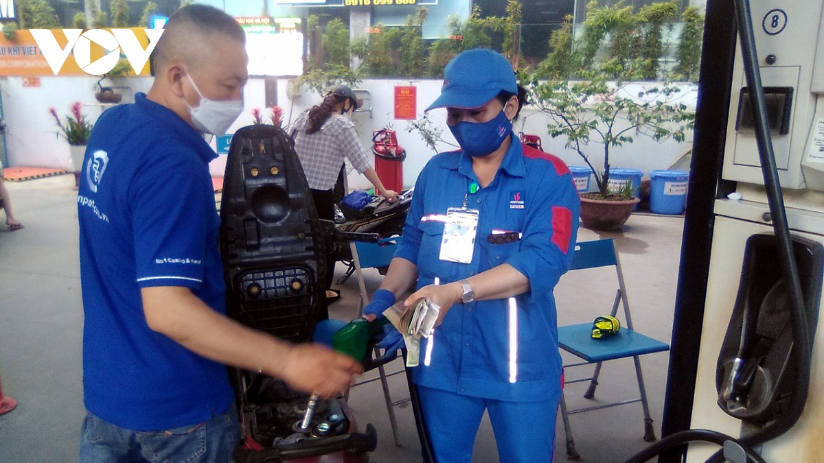 Giá xăng dầu tiếp tục được dự báo tăng sát ngưỡng 33 000 đồng lít