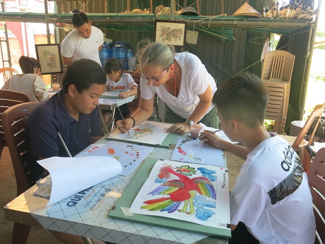 Khám phá, sáng tạo với họa tiết cung đình triều Nguyễn