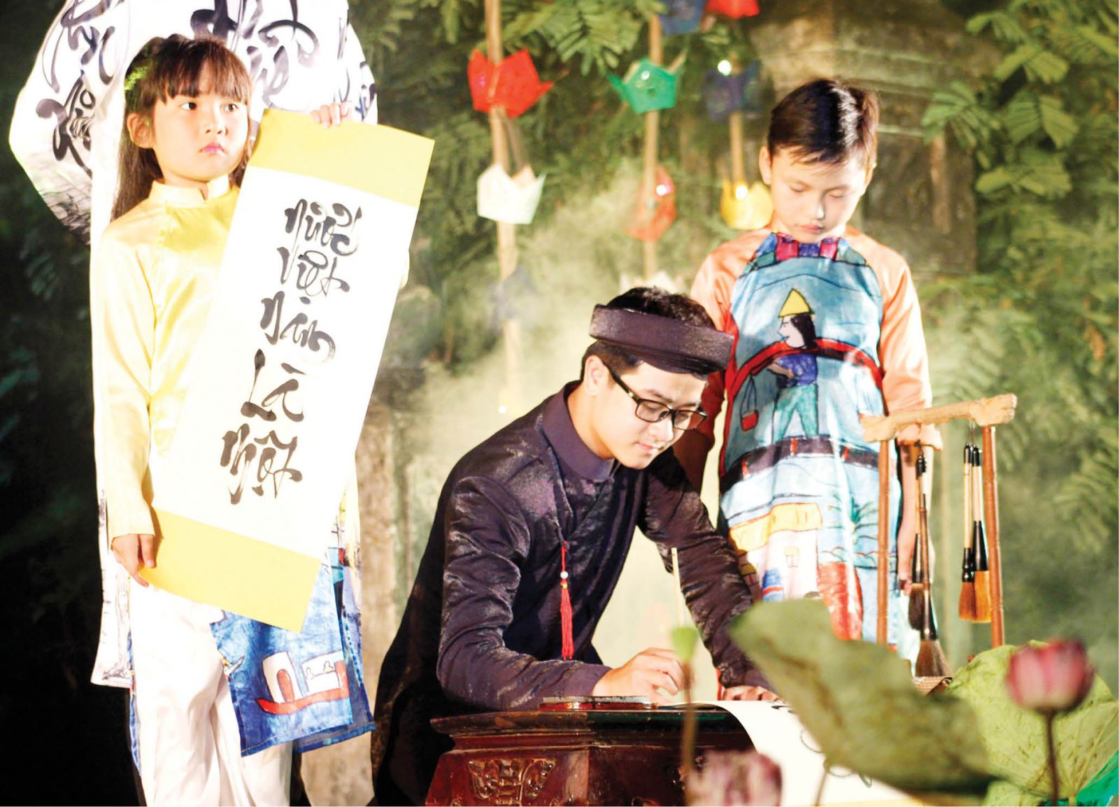 Socializing Hue Festival programs
