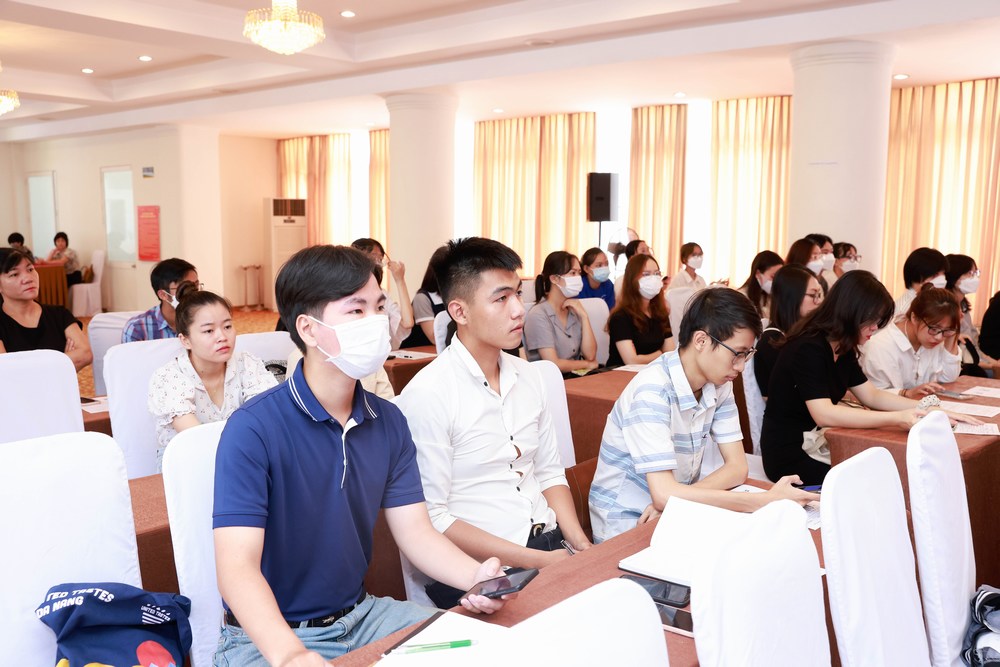 Tập huấn kỹ năng cho 30 liên lạc viên phục vụ Festival Huế 2022