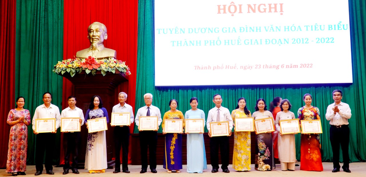 TP Huế tuyên dương 36 gia đình văn hoá tiêu biểu giai đoạn 2012-2022