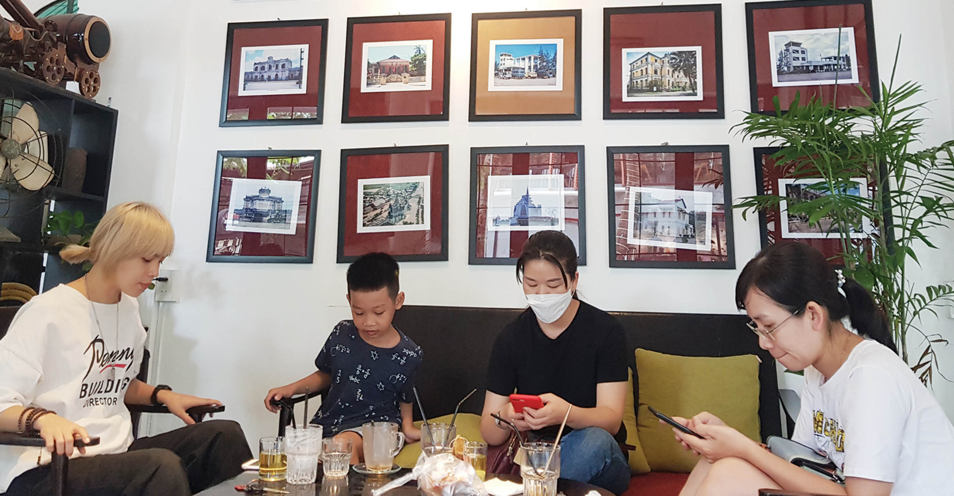 Tìm ký ức xưa qua ảnh