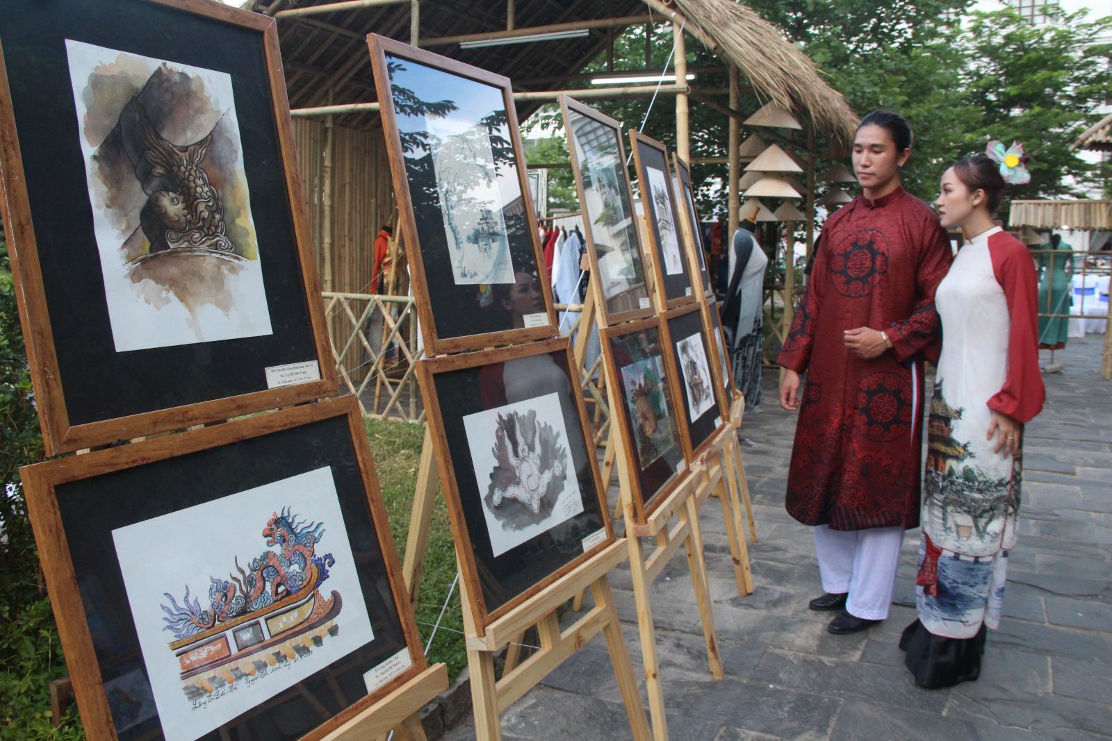 Hue as seen through lens of sketching and poetry