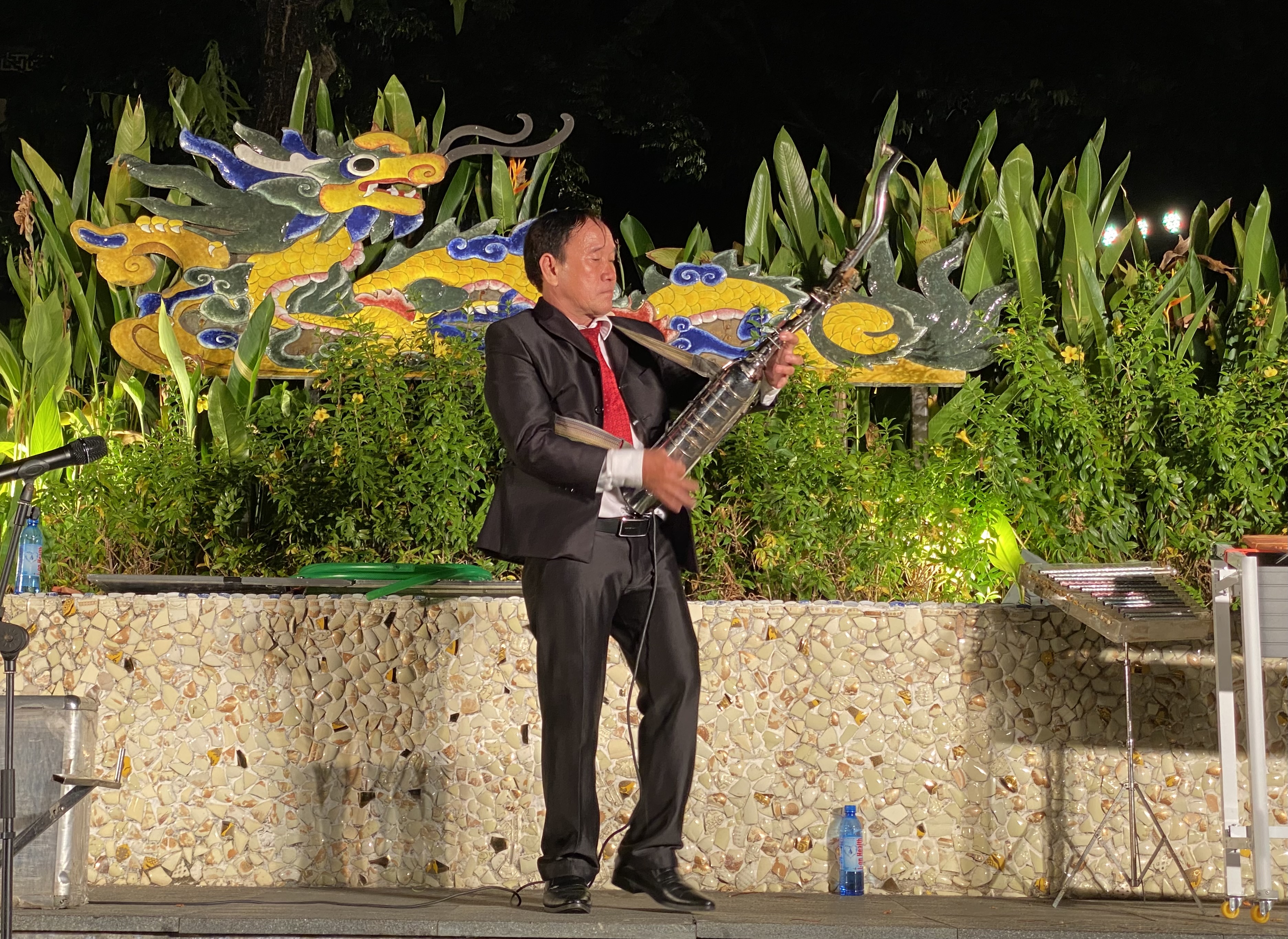 Thanh âm từ những nhạc cụ tự chế