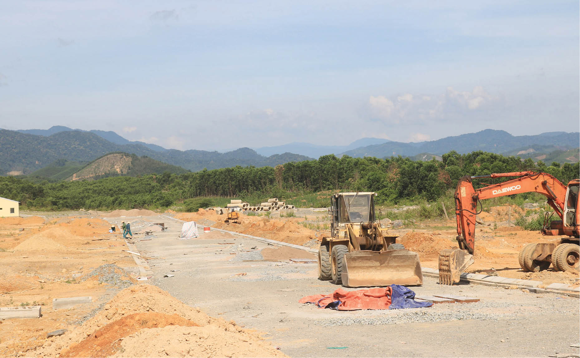 Thúc đẩy đầu tư công Khó đến đâu gỡ đến đó