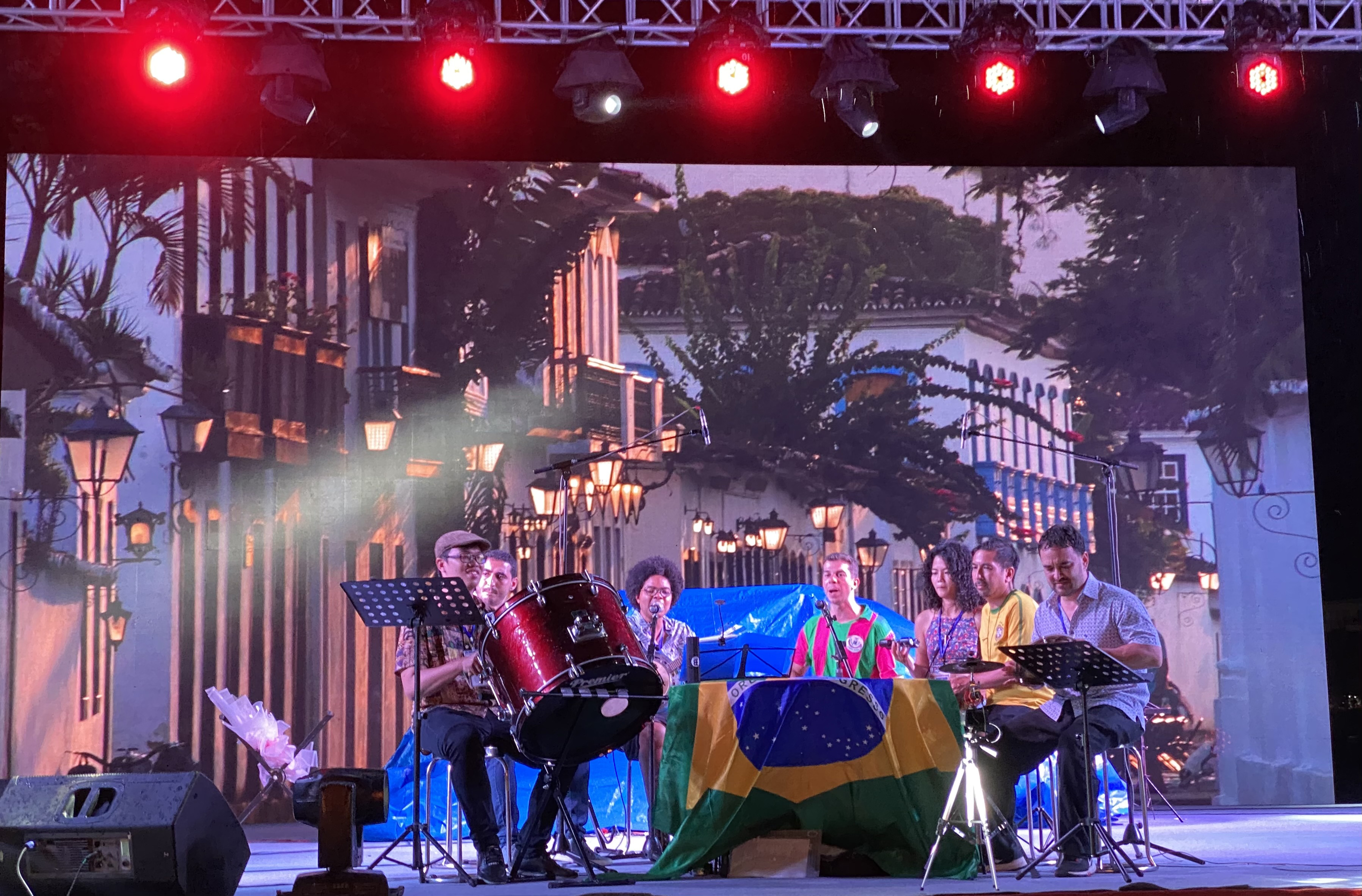 Rộn ràng giai điệu Brazil trên đất Cố đô