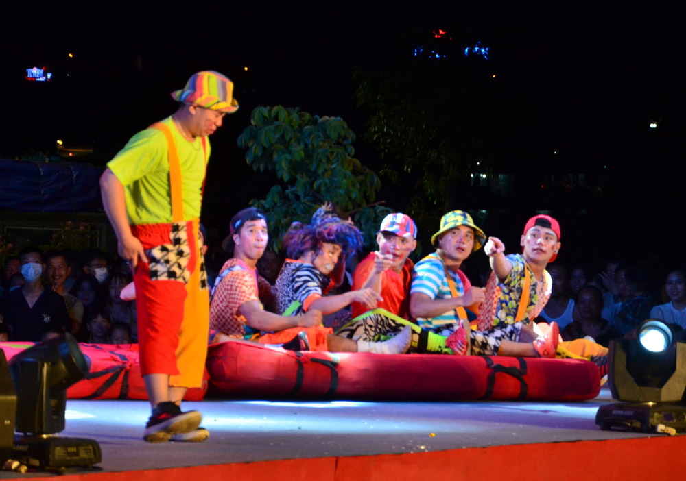 Mãn nhãn, hồi hộp và sảng khoái với các tiết mục xiếc