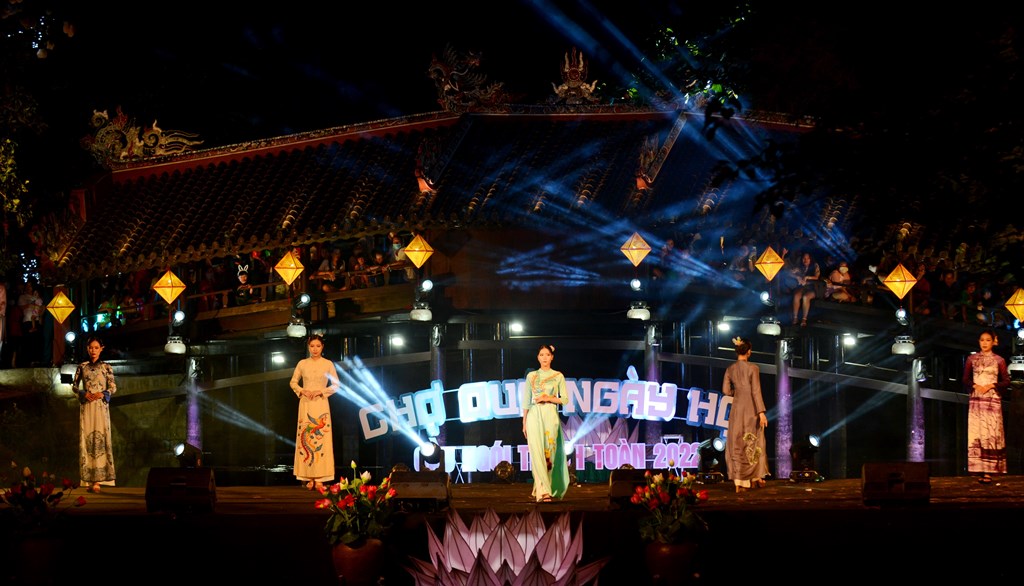 Hue features at “Countryside Market in the Festival”