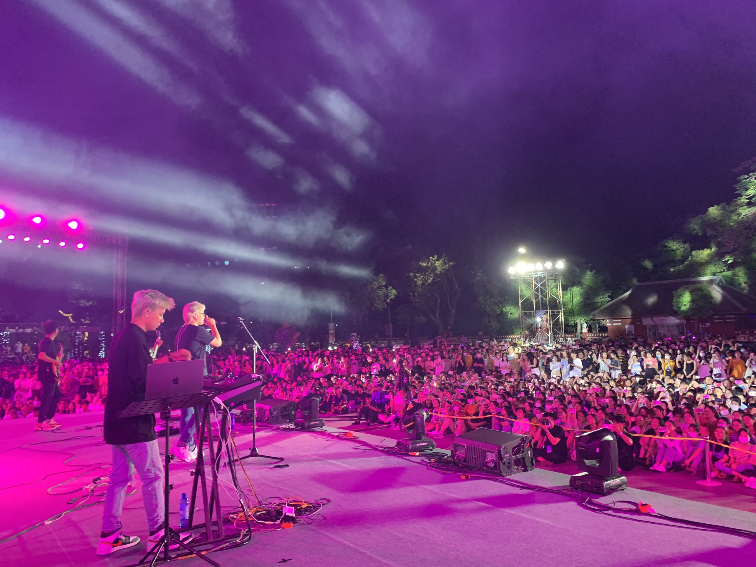 Bùng cháy cùng những giai điệu của Chillies