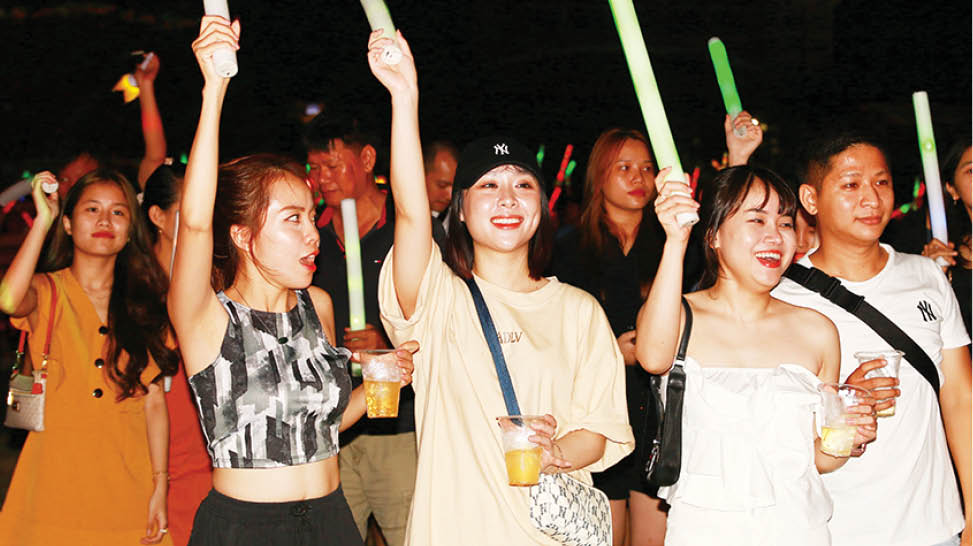 Bữa tiệc sắc màu cho người trẻ