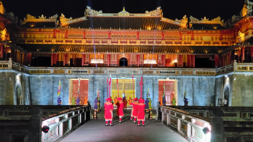 Harmony of traditional and modern timbres in the Imperial Citadel space