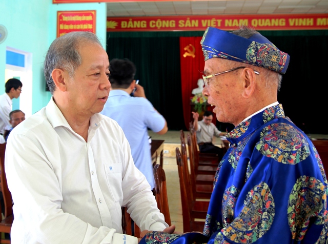 Bảo tồn, phát triển văn hóa gắn với du lịch, dịch vụ