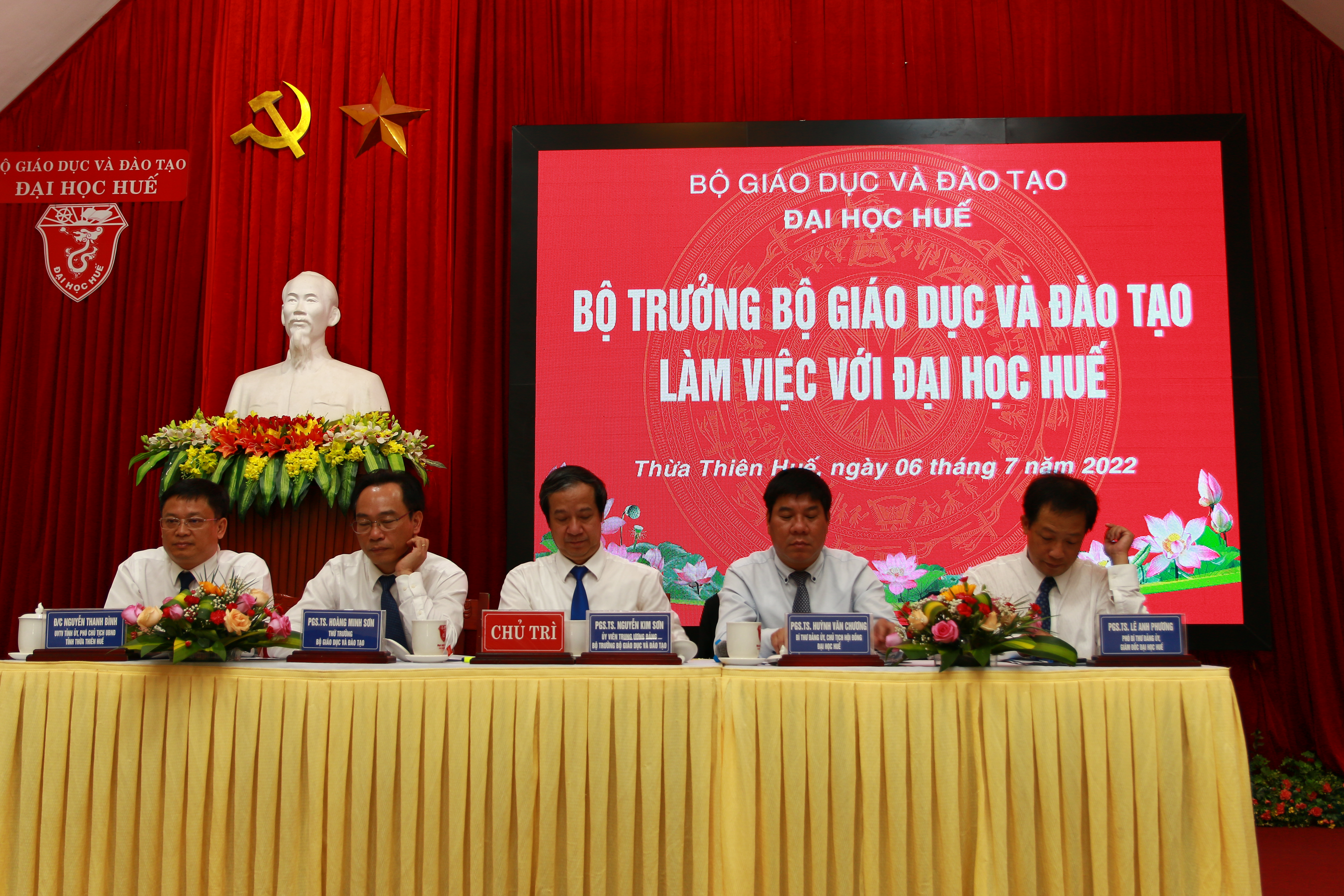 Sớm đưa Đại học Huế thành Đại học Quốc gia