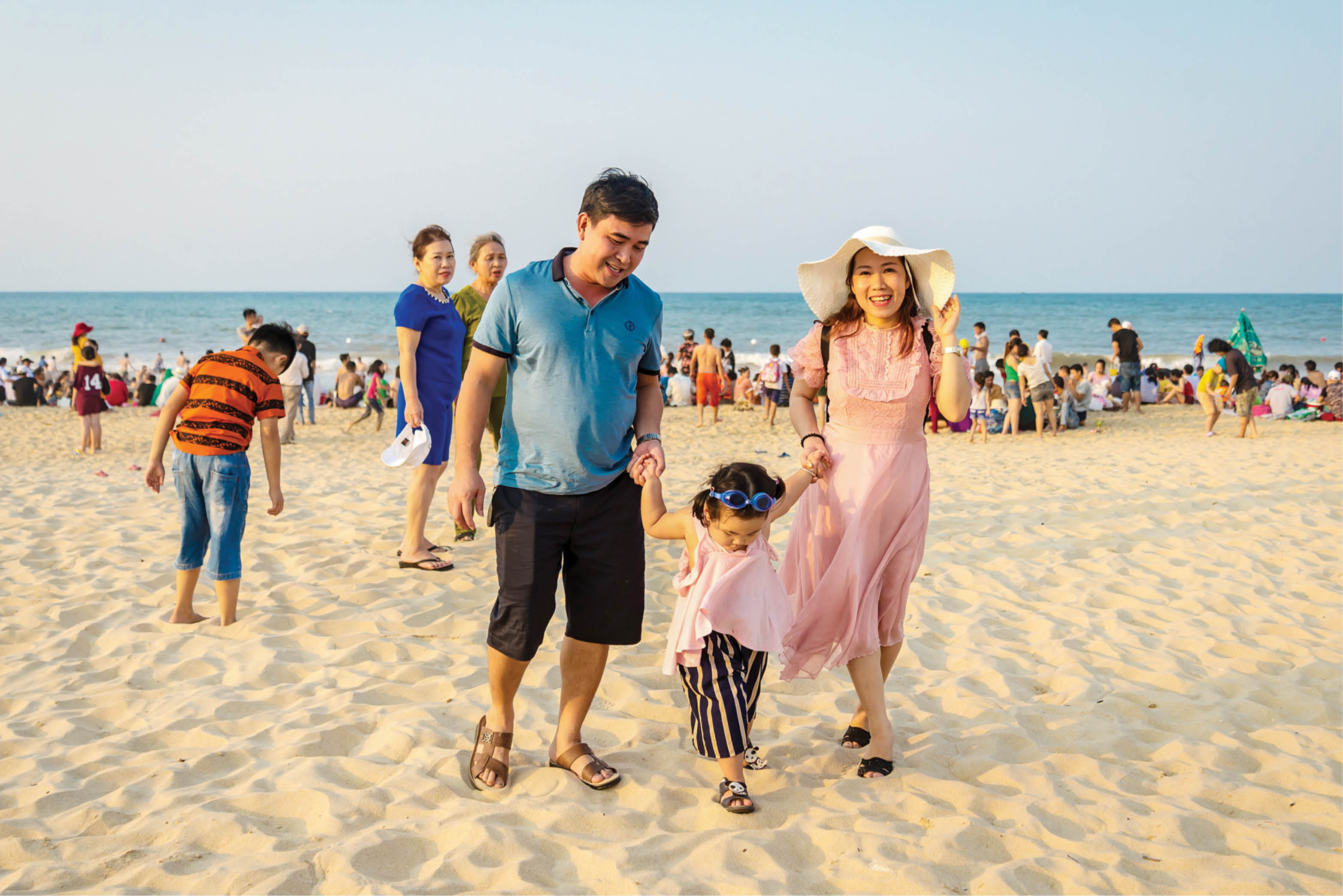 Mùa biển đông vui